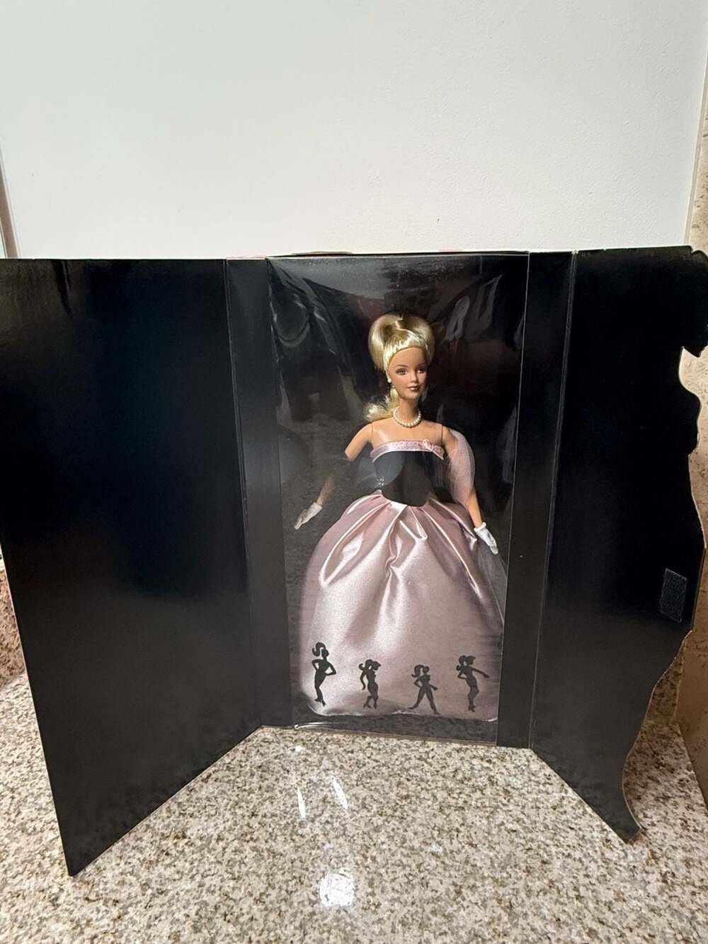 Mattel Barbie Timeless Silhouette Doll Blonde 2000